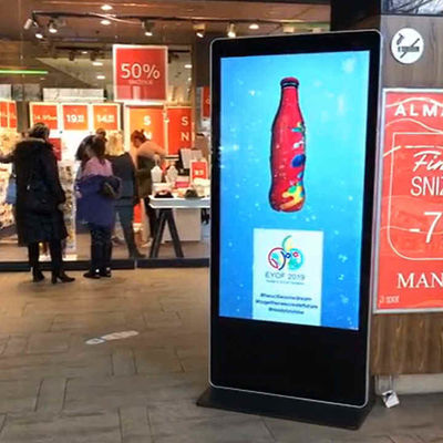 Máquina de publicidade interativa multi-toque de 32 polegadas com tela HD 1080P / 4K e suporte ao sistema Android / Windows